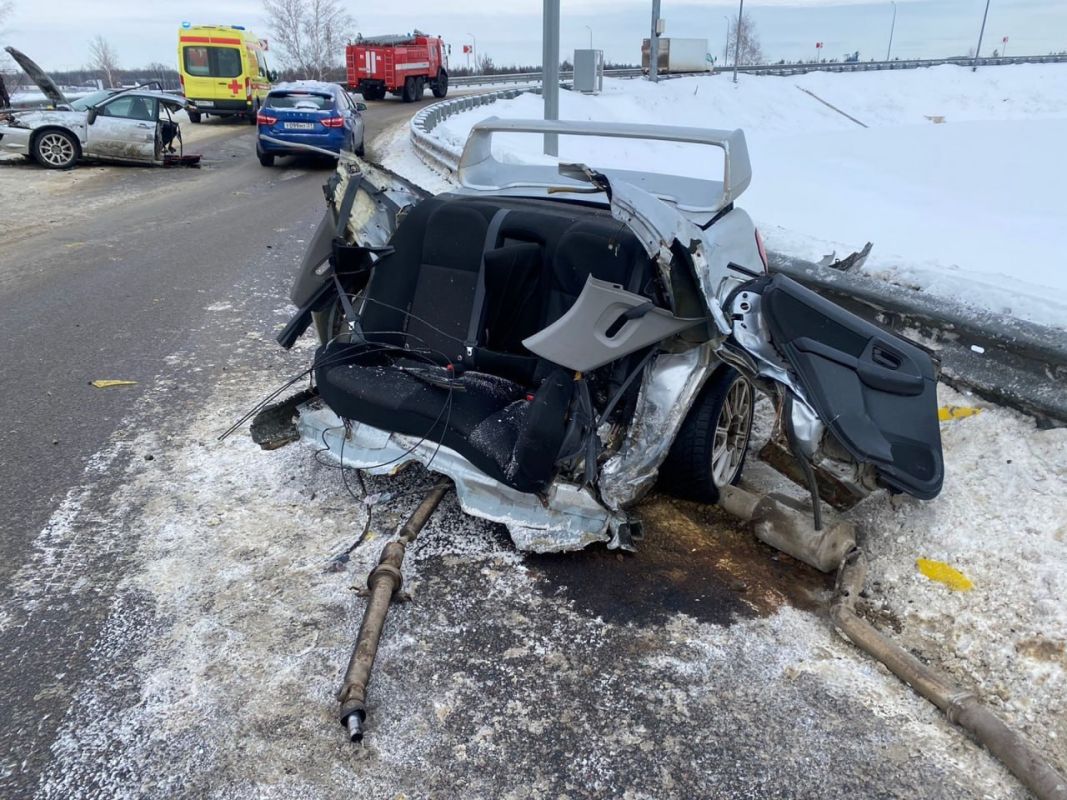 Иномарку разорвало в страшном ДТП под Воронежем — есть пострадавший |  06.01.2024 | Воронеж - БезФормата